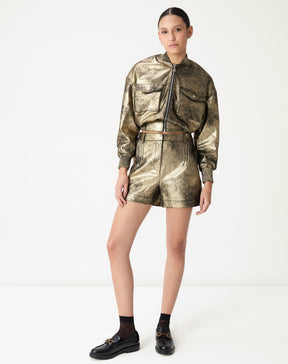 SHORTS COM PREGAS METALIZADO - DOURADO