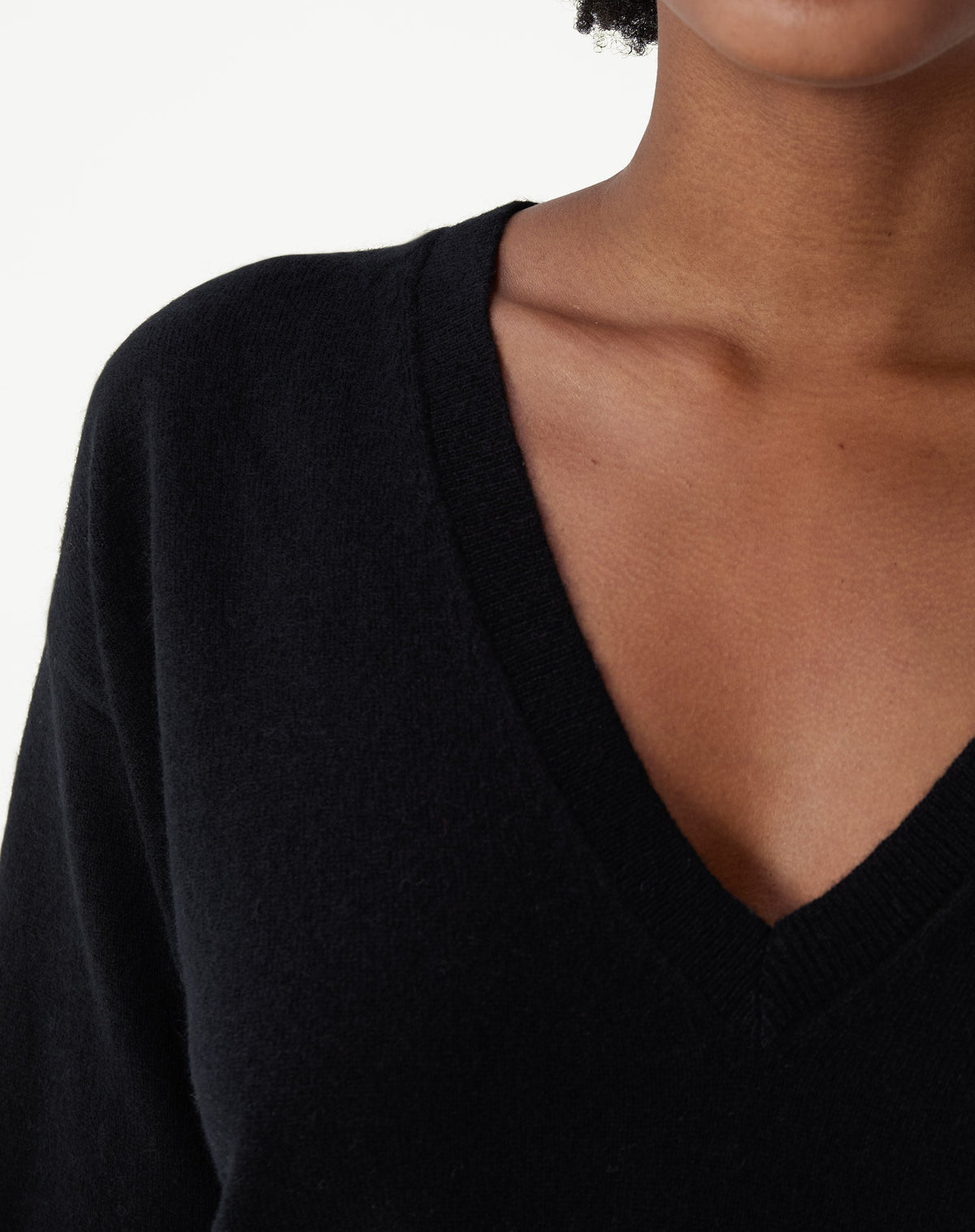 SUÉTER CASHMERE DELUXE GOLA V  - PRETO