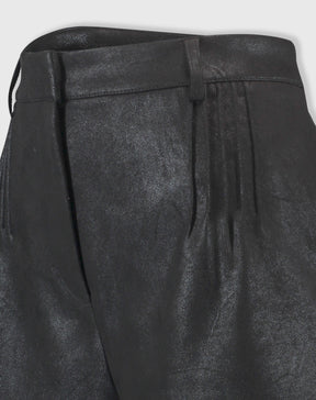SHORTS COM PREGAS METALIZADO - PRETO