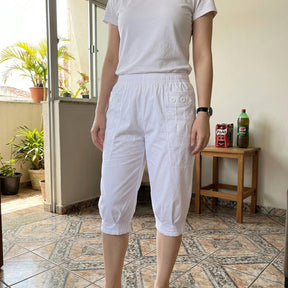 [Leve 4, Pague Só 2!] Calça Capri Serena Feminina em Algodão e Poliéster de Cintura Alta Flexível com Bolsos Práticos e Barra Pregueada