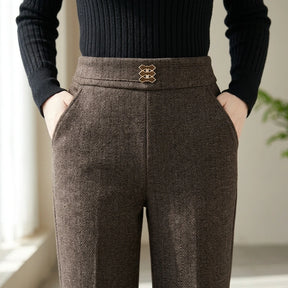 (Compre 2, Leve 3) Calça Eloá Feminina em Algodão, Poliéster e Viscose de Cintura Alta com Botões Decorativos