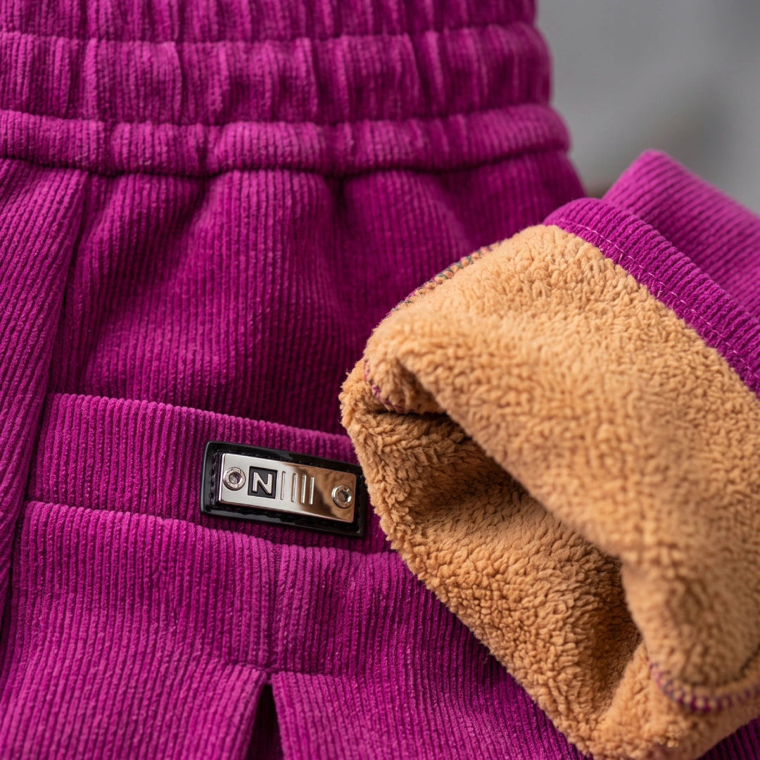 [Compre 2, Leve 3] Calça Malena Feminina em Tecido Canelado e Forro Peluciado de Caimento Sofisticado com Cós Elástico e Bolsos Práticos
