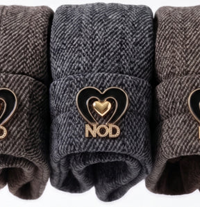 [Leve 3, Pague Só 2!] Calça Vellura Feminina em Trama Estilo Tweed e Forro de Pelúcia de Cintura Alta com Pingente Metálico de Coração