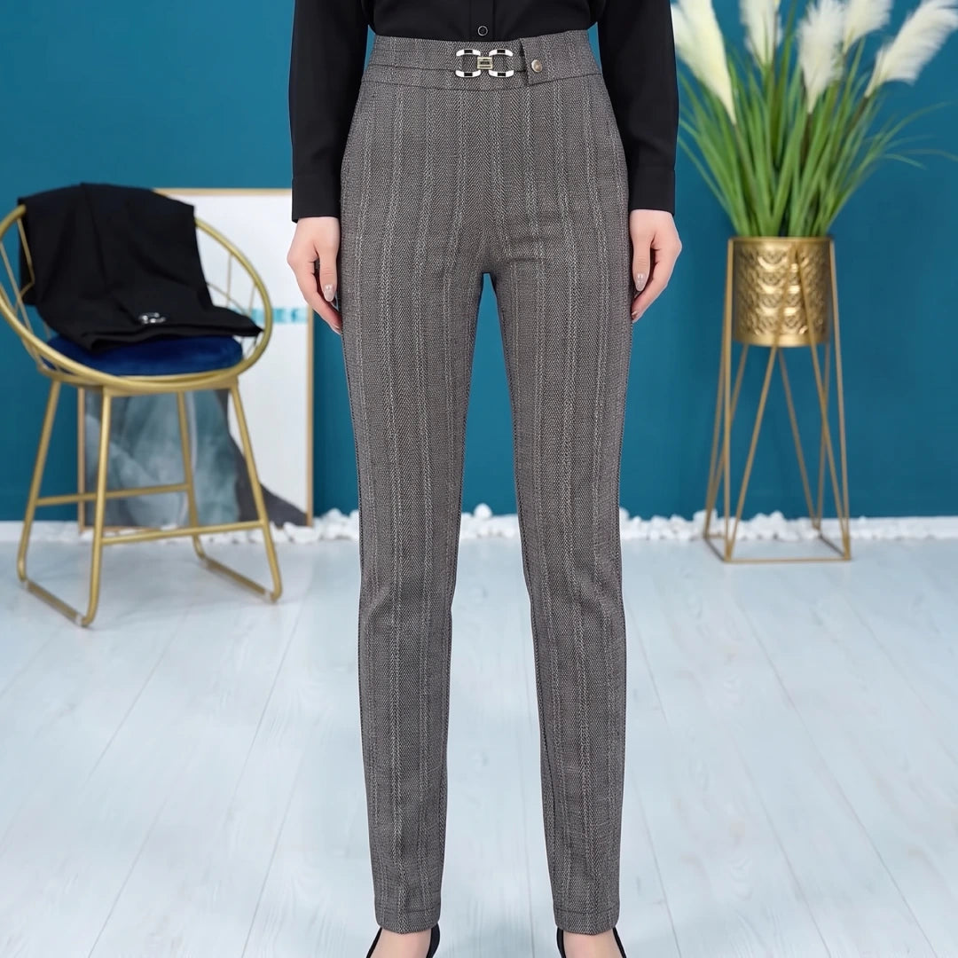 [Leve 3, Pague Só 2] Calça Aveli Feminina em Poliéster, Viscose e Elastano de Cintura Alta com Fivela Metálica + BRINDES: Bolsa e Cinto