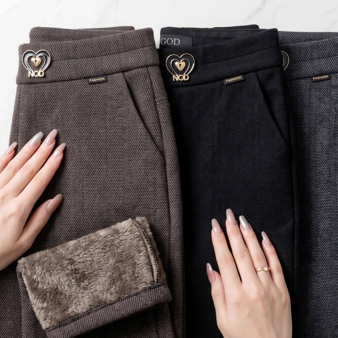 [Leve 3, Pague Só 2!] Calça Vellura Feminina em Trama Estilo Tweed e Forro de Pelúcia de Cintura Alta com Pingente Metálico de Coração