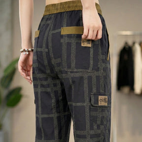 [Leve 4, Pague Só 2!] Calça Capri Maya Feminina em Poliéster e Elastano de Caimento Fluido com Cós Ajustável e Bolsos Contrastantes