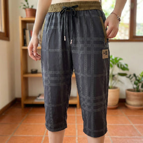 [Leve 4, Pague Só 2!] Calça Capri Maya Feminina em Poliéster e Elastano de Caimento Fluido com Cós Ajustável e Bolsos Contrastantes