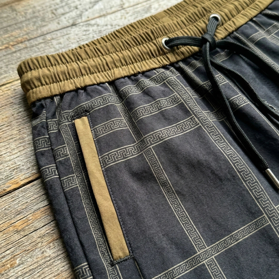 [Leve 4, Pague Só 2!] Calça Capri Maya Feminina em Poliéster e Elastano de Caimento Fluido com Cós Ajustável e Bolsos Contrastantes