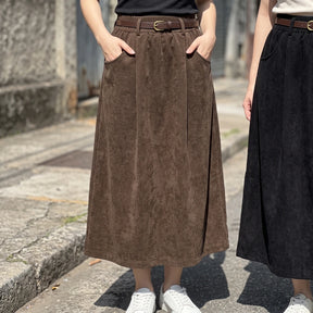 [Compre 2 e Leve 3] Saia Mirea Feminina em Veludo Cotelê de Algodão, Poliéster e Elastano de Cintura Elástica com Bolsos Curvos + BRINDES