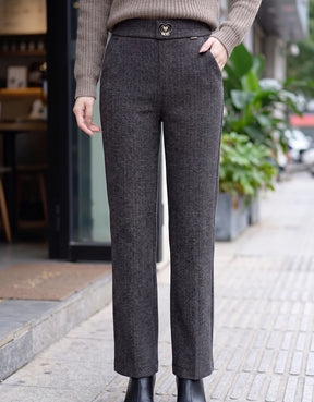[Leve 3, Pague Só 2!] Calça Vellura Feminina em Trama Estilo Tweed e Forro de Pelúcia de Cintura Alta com Pingente Metálico de Coração