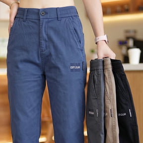 [Compre 2 e Leve 4] Calça Capri Liora Feminina em Sarja de Algodão, Poliéster e Lycra de Cintura Alta com Elástico Anatômico e Bolsos Laterais